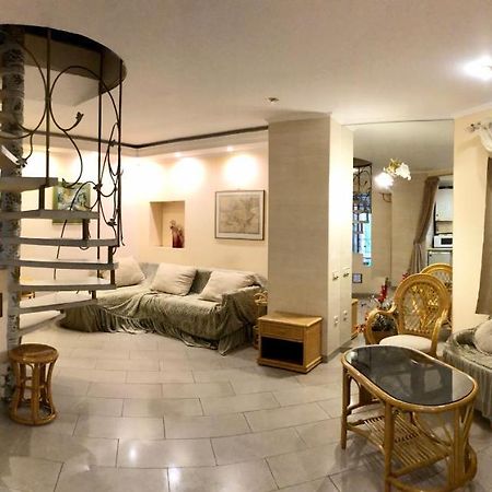 Odelana Apartments Odessa Extérieur photo